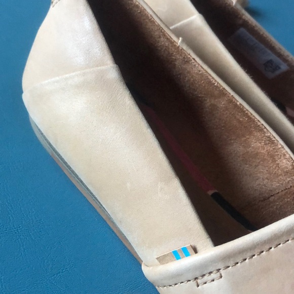 TOMS KELLI Slip On Shoes - Picture 4 of 8